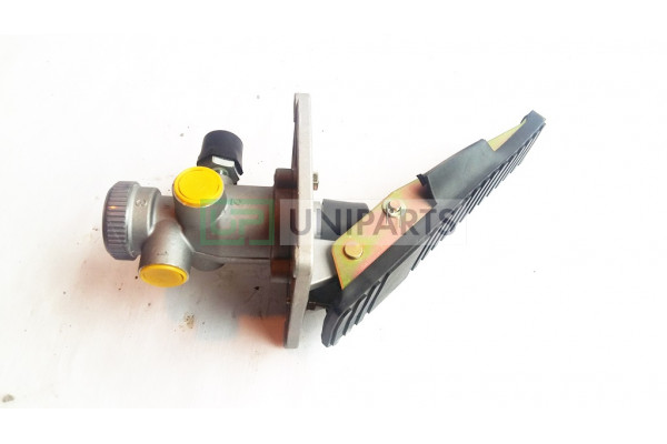 Кран тормозной с педалью (XM60D-3514002) CDM LG853.08.09